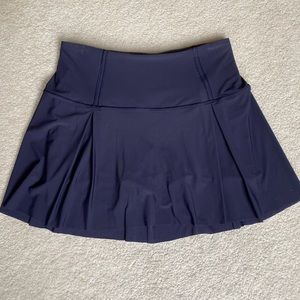 Lulu lemon Lost in Pace skort Navy size 6 Tall